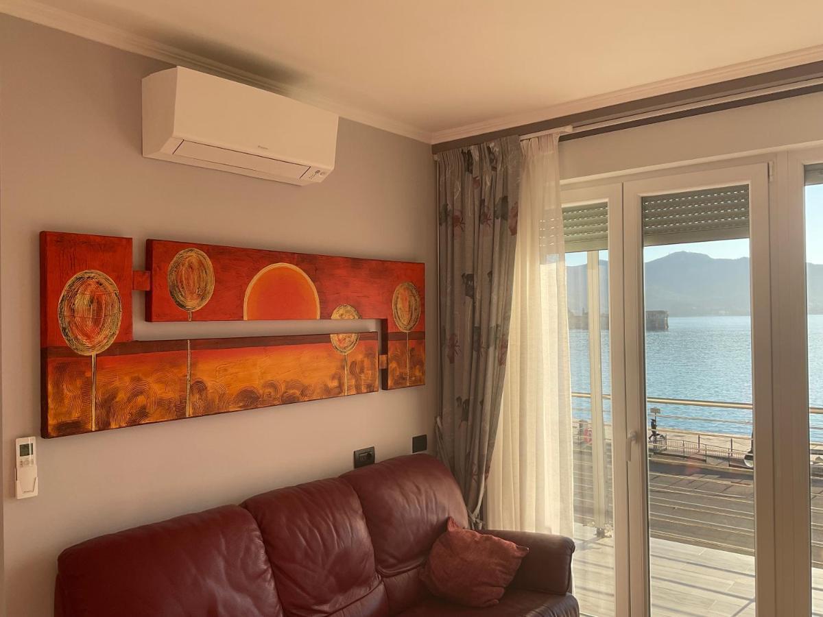 Seafront Apartment ปอร์โตแฟร์ราโย ภายนอก รูปภาพ